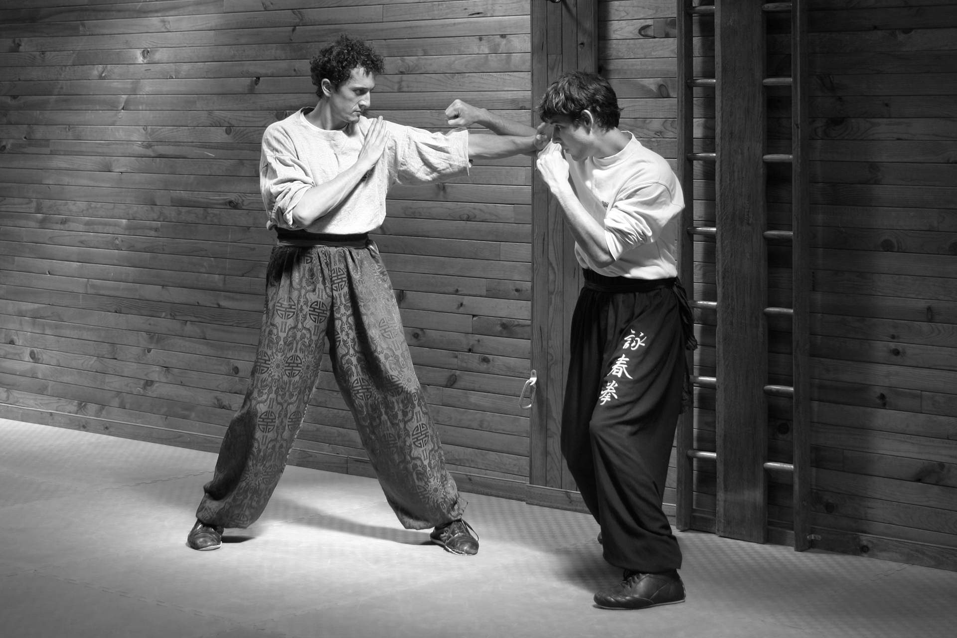 sifu-stephane-serror-bil-sao-le-bras-lance-demo-2004-wing-chun-kung-fu-association-yimwingchun-toulouse sifu-stephane-serror-bil-sao-le-bras-lance-demo-2004-wing-chun-kung-fu-association-yimwingchun-toulouse