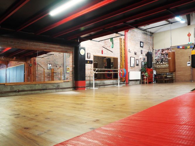 academie-de-wing-chun-traditionnel-toulouse-association-yimwingchun-location-de-salle-arts-martiaux-shiatsu-yoga-danse-theatre-cirque-conference-seminaire-3